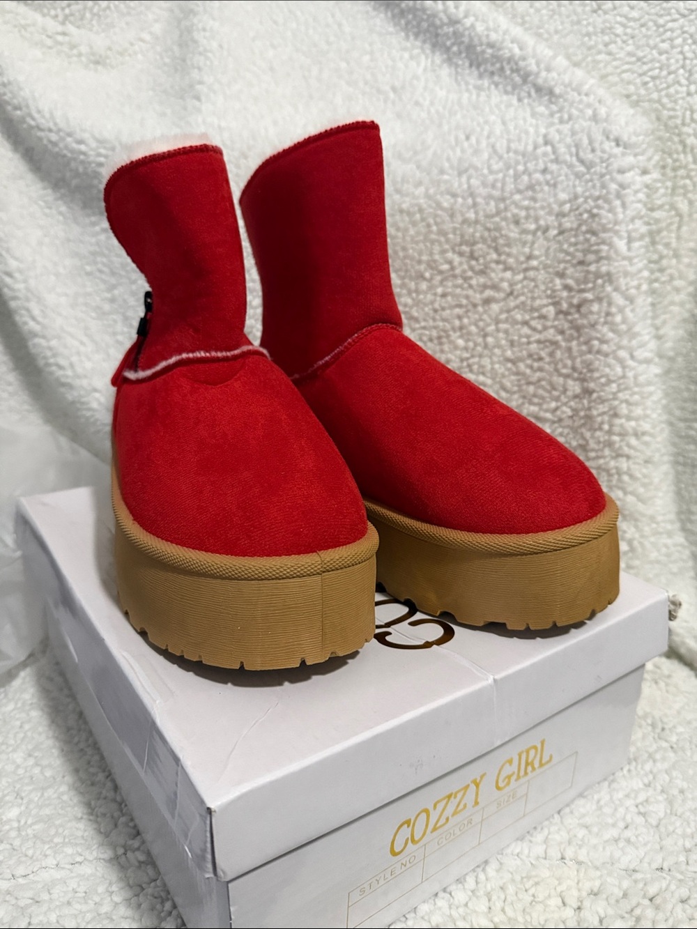 Cozzy Girl Red Platform Mini Boots - Cozy Winter Style
